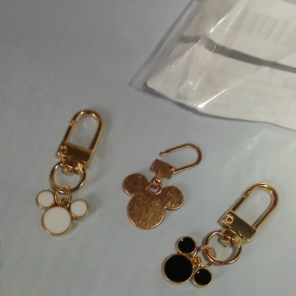 ✨3@$21 Wrist straps, Zipper pulls, Cell charms, Broochs, Necklaces - Picture 4 of 12